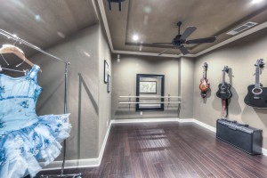 83FairManor-22 83FairManor-22